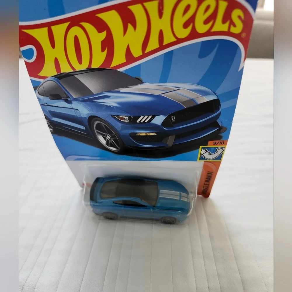 Hot Wheels rev up